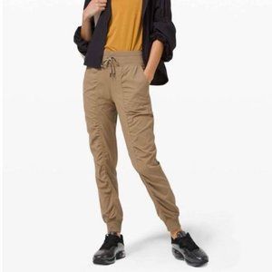 Size 8 Beyond the Studio Jogger High Rise